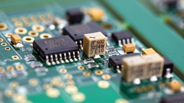 Как може да бъде решена кризата с чиповете?