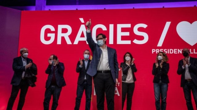 <p>
	Салвадор Ия в изборната нощ. <em>Снимка: Angel Garcia/Bloomberg</em></p>
