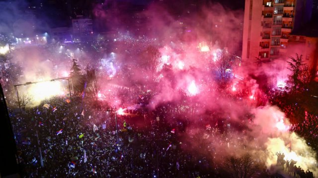 Кадър от протестите в Белград. Снимка: Bloomberg LP