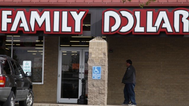 <p>
	Family Dollar трябва да се справи със спадащи приходи от продажби. <em>Снимка: архив Ройтерс</em></p>
