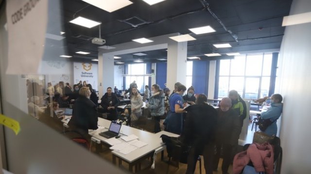 <p>
	Ситуационен център &quot;Отворени врати за Украйна&quot; в столичния кв. &quot;Младост&quot;. <em>Снимка: БГНЕС</em></p>

