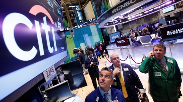 Wall Street се оцвети в зелено