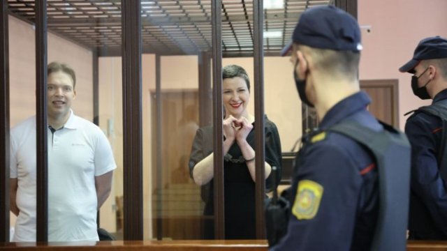 <p>
	Осъдените <span data-contrast="auto">Мария </span>Колесникова и Максим Знак. <em>Снимка: Getty</em></p>

