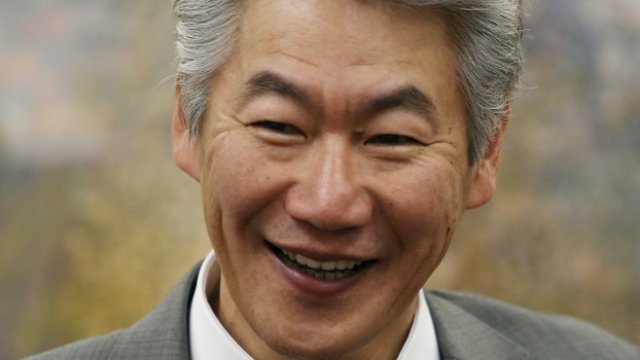 <p>
	Главният изпълнителен директор на Nomura Коджи Нагай.<em> Снимка: Ройтерс</em></p>
