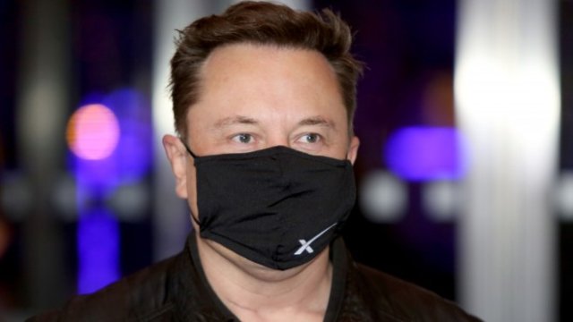 <p>
	Засега опитите Мъск да бъде поне отчасти заглушен в социалните мрежи остава само опит. <em>Снимка: Liesa Johannssen-Koppitz/Bloomberg</em></p>
