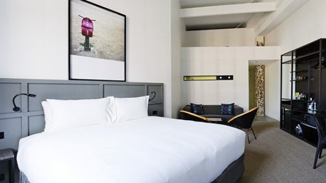 <p style="margin-bottom: 0cm">
	Хотелът предлага безплатна нощувка на потребителите на Instagram с над 10 хил. последователи. <em>Снимка: <span lang="bg-BG">1888hotel.com.au</span></em></p>
