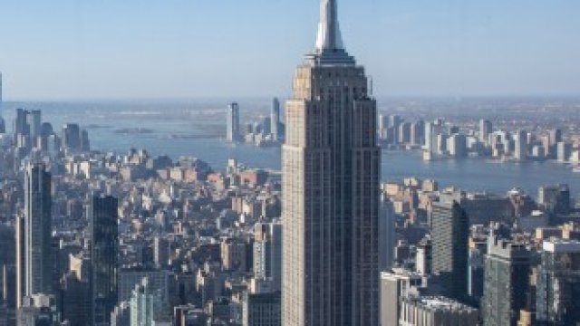 <p>
	Изглед от Ню Йорк.&nbsp;<em>Снимка: Jeenah Moon/Bloomberg</em></p>
