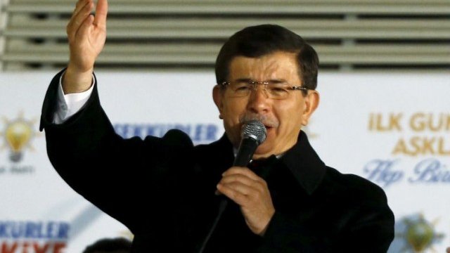 <p>
	Премиерът на Турция Ахмет Давутоглу. <em>Снимка: Ройтерс</em></p>
