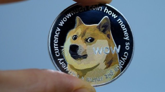 Превръща ли се доуджкойнът в черната овца на криптовалутите?