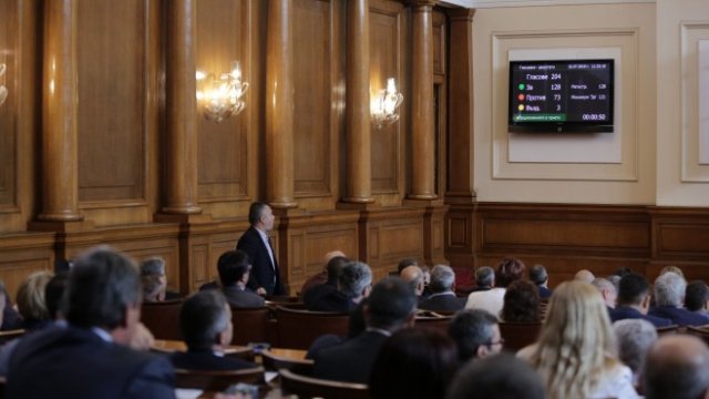 При обсъждането на три теми ще се реши вотът на недоверие