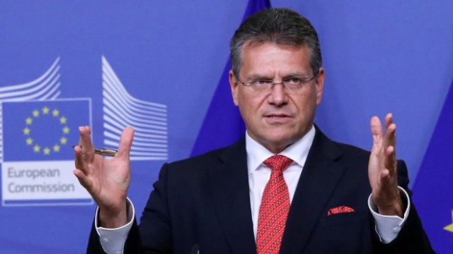 <p>
	Марош Шефчович. <em>Снимка: Ройтерс</em></p>
