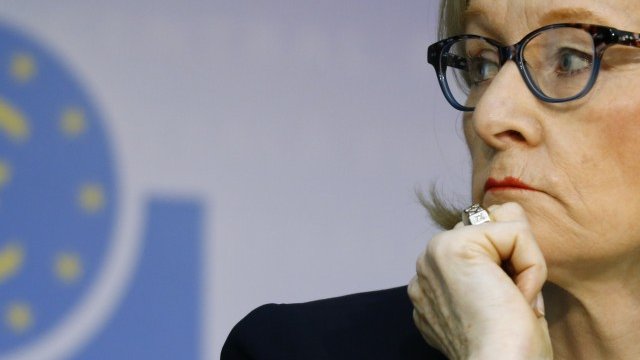 <p>
	<span style="font-size: 11.8181819915771px;">Французойката Даниел Нуи застава начело на&nbsp;</span><span style="font-size: 11.8181819915771px;">единния надзорен механизъм. <em>Снимка: Ройтерс</em></span></p>
