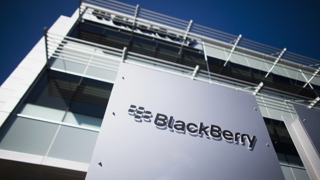 <p>
	Прем Ватца е един от най-известните инвеститори на Канада и държи 10% от компанията.<em> Снимка: Ройтерс</em></p>
