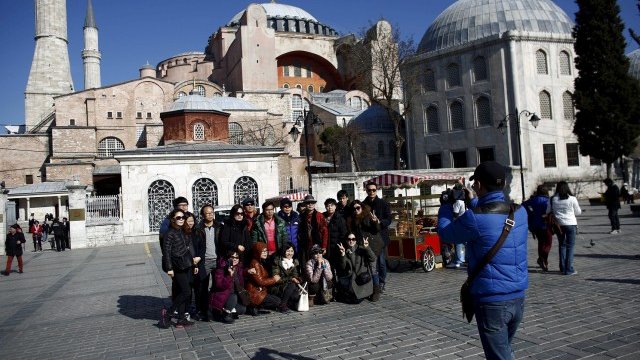 <p>
	TUI отчита 40% спад на резервациите за Турция това лято. <em>Снимка: Ройтерс</em></p>
