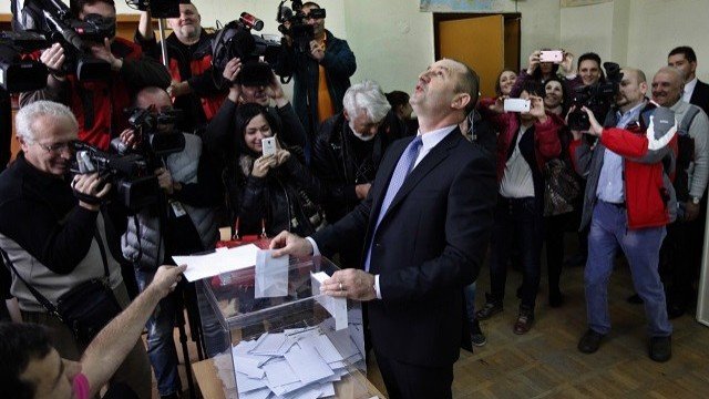 <p>
	Румен Радев. Снимка: <em>Олег Попов, Investor Media Group</em></p>
