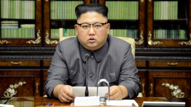 <p>
	Севернокорейският лидер Ким Чен-ун. <em>Снимка: Ройтерс</em></p>
