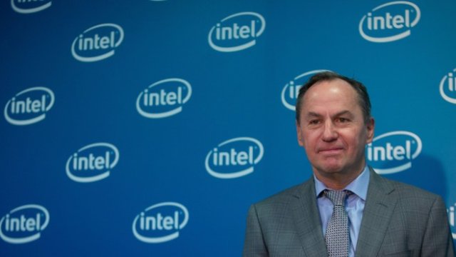 <p>
	Боб Суон. <em>Снимка:&nbsp;Ashley Pon/Bloomberg</em></p>
