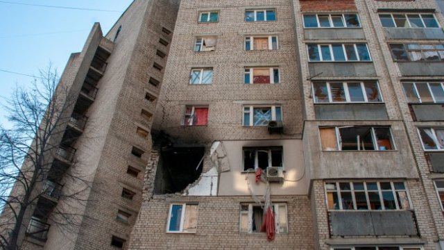 Жилищна сграда до училище в Киев бе ударена