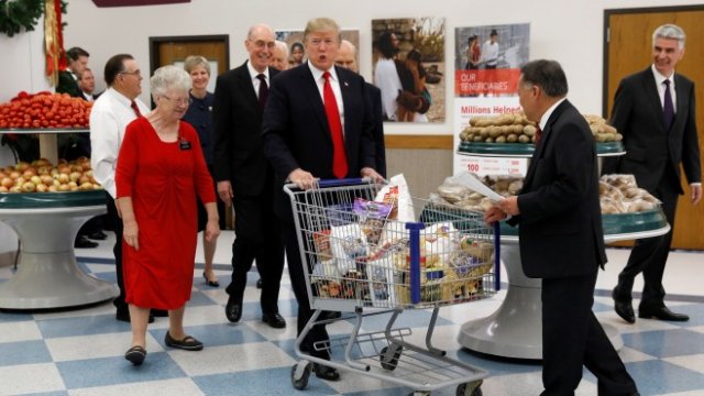 <p>
	Тръмп ще разчита на потреблението за преизбирането си. <em>Снимка: Ройтерс</em></p>
