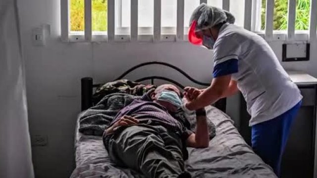 Черната жътва на Covid-19: в старческите домове  