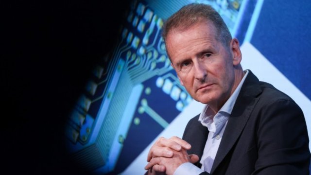 <p>
	Главният изпълнителен директор на Volkswagen Group Херберт Дийс.&nbsp;<em>Снимка: Bloomberg L.P.</em></p>
