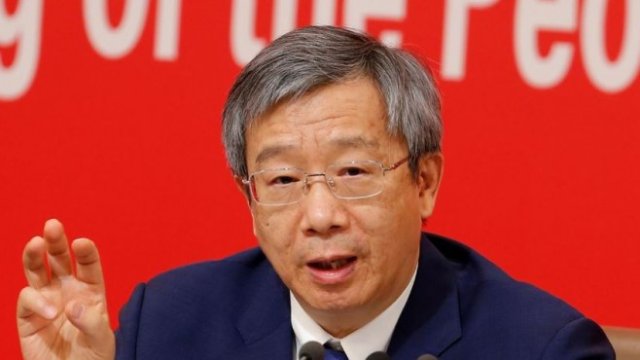 <p>
	Гуверньорът на Народната банка на Китай Ий Ганг. <em>Снимка: Bloomberg</em></p>
