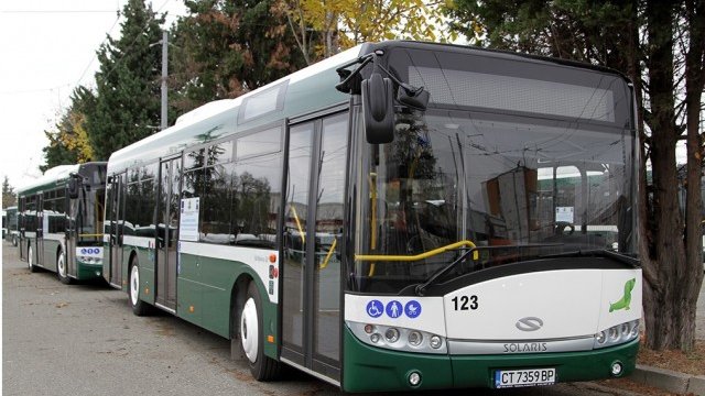 <p>
	Община Стара Загора обнови по-голямата част от автопарка на първия етап от проекта за интегриран градски транспорт. <em>Снимка: Община Стара Загора</em></p>
