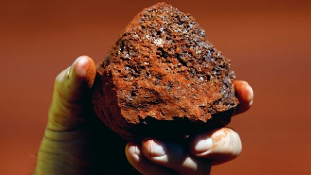 <p>
	Желязна руда. <em>Снимка: архив Ройтерс</em></p>
