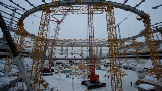 <p>
	Стреоежът на стадион &quot;Екатеринбург&quot; в едноименния град към декември 2016 г. &nbsp;Снимка: архив Ройтерс</p>
