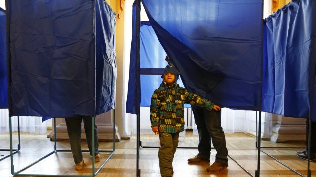 <p>
	54,6 на сто от избирателите със сигурност ще застанат пред урните, 18,8 на сто - най-вероятно също. <em>Снимка: Ройтерс</em></p>
