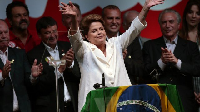 <p>
	Русеф благодари на поддръжниците си в емоционална реч в столицата Бразилия. <em>Снимка: Ройтерс</em></p>
