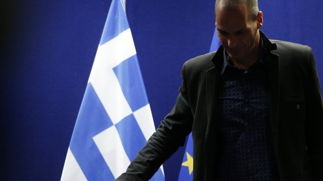 <p>
	Варуфакис украсява все повече историята си за злите германци. <em>Снимка: Ройтерс</em></p>
