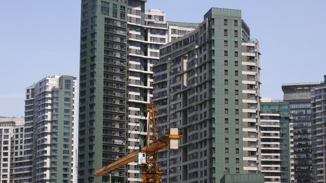 <p>
	Поредният строеж в китайската столица Пекин. <em>Снимка: Ройтерс</em></p>
