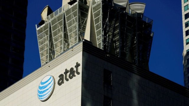 <p>
	Сграда на AT&amp;T в Лос Анджелис. <em>Снимка: Ройтерс</em></p>
