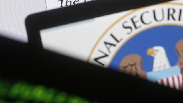 Големите технологични концерни – срещу повече права на службите