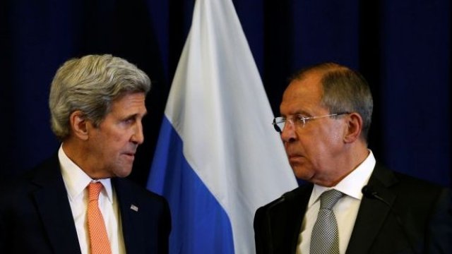 <p>
	Американският държавен секретар Джон Кери и руският външен министър Сергей Лавров. <em>Снимка: Ройтерс</em></p>
