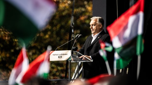 Виктор Орбан на митинг в Будапеща. Снимка: Akos Stiller/Bloomberg