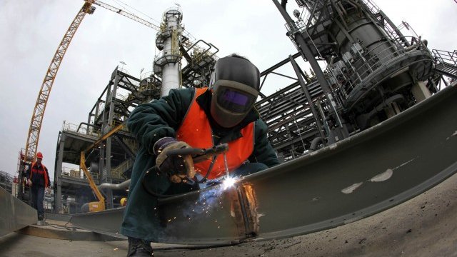 <p>
	През декември единствено очакванията на предприемачите в промишлеността не търпят особени промени спрямо миналия месец. <em>Снимка: Ройтерс</em></p>
