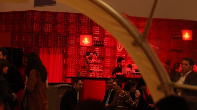 <p>
	С провелата се конференция 4YFN телеком светът се опитва да достигне до технологичната общност. <em>Снимка:&nbsp;4YFN&nbsp;</em></p>
