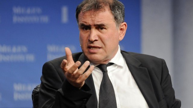 <p style="text-align: justify;">
	Всички три стрели на Драгиномиката трябва да бъдат изстреляни, за да е сигурно, че еврозоната трайно ще възвърне конкурентоспособността си, растежа, заетостта и устойчивостта на дълговете, смята Рубини. <em>Снимка: Ройтерс</em></p>
