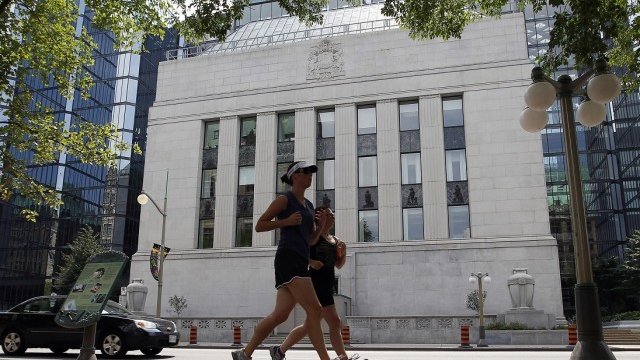 <p>
	Сградата на Канадската централна банка. <em>Снимка: архив Ройтерс</em></p>
