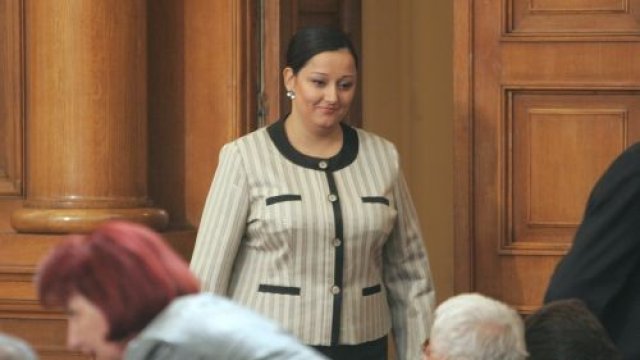 <p>
	Министърът на регионалното развитие и благоустройството Лиляна Павлова. <em>Снимка: БТА</em></p>
