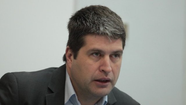<p>
	Говорителят на НАП Росен Бъчваров. <em>Снимка: Димитър Кьосемарлиев, Investor Media Group</em></p>
