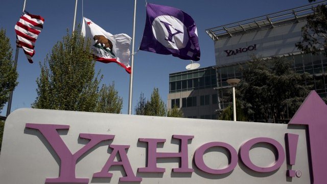 <p>
	Централата на Yahoo в Калифорния. <em>Снимка: Ройтерс</em></p>
