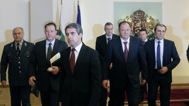 <p>
	Плевнелиев свика извънредно заседание на Консултативния съвет за национална сигурност по темата за рисковете пред страната, свързани с&nbsp; кризата в Украйна. <em>Снимка: БТА</em></p>
