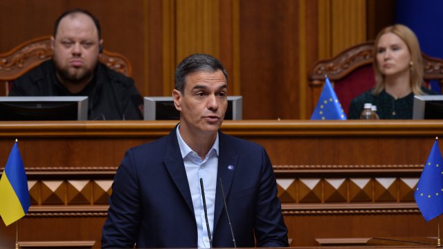 Педро Санчес по време на обръщението си пред украинския парламент. Снимка: EPA/БГНЕС