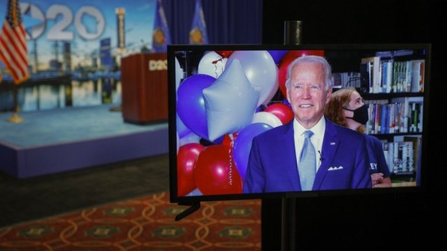 <p>
	Джо Байдън официално получи номинацията на демократите. <em>Снимка: Brian Snyder/Reuters/Bloomberg</em></p>
