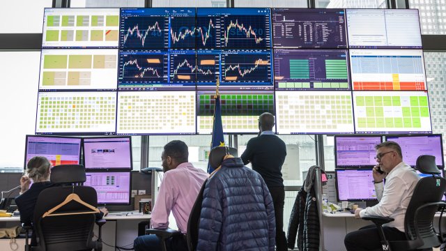 Снимка:  EPA/CHRISTOPHE PETIT TESSON