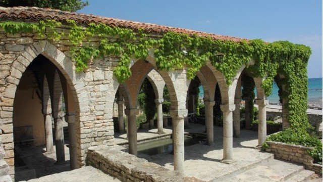 <p>
	<em>Снимка:&nbsp;&nbsp;ДКИ КЦ &quot;Двореца&quot;&nbsp; </em>www.dvoreca.com</p>
