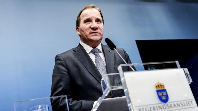 <p>
	Шведският премиер Стефан Лофвен&nbsp;заяви, че по-скоро ще подаде оставка, отколкото да приеме условията на опозицията относно бюджета. <em>Снимка: Ройтерс</em></p>
